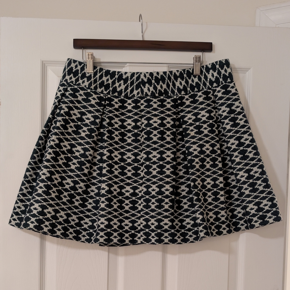 Banana Republic Green and White Skater Skirt